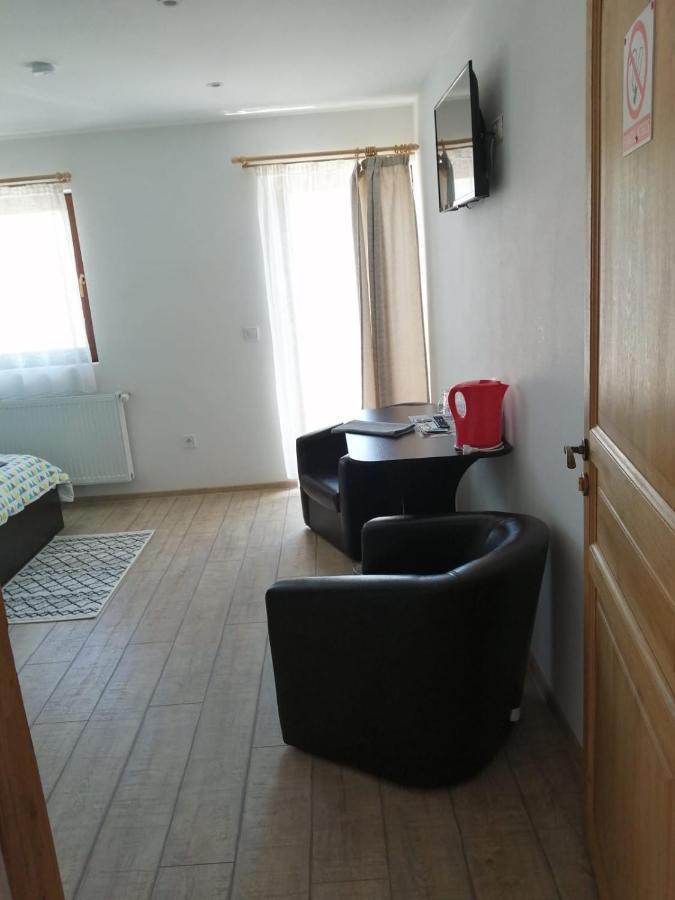 Cazare Regim Hotelier Zărneşti Buitenkant foto